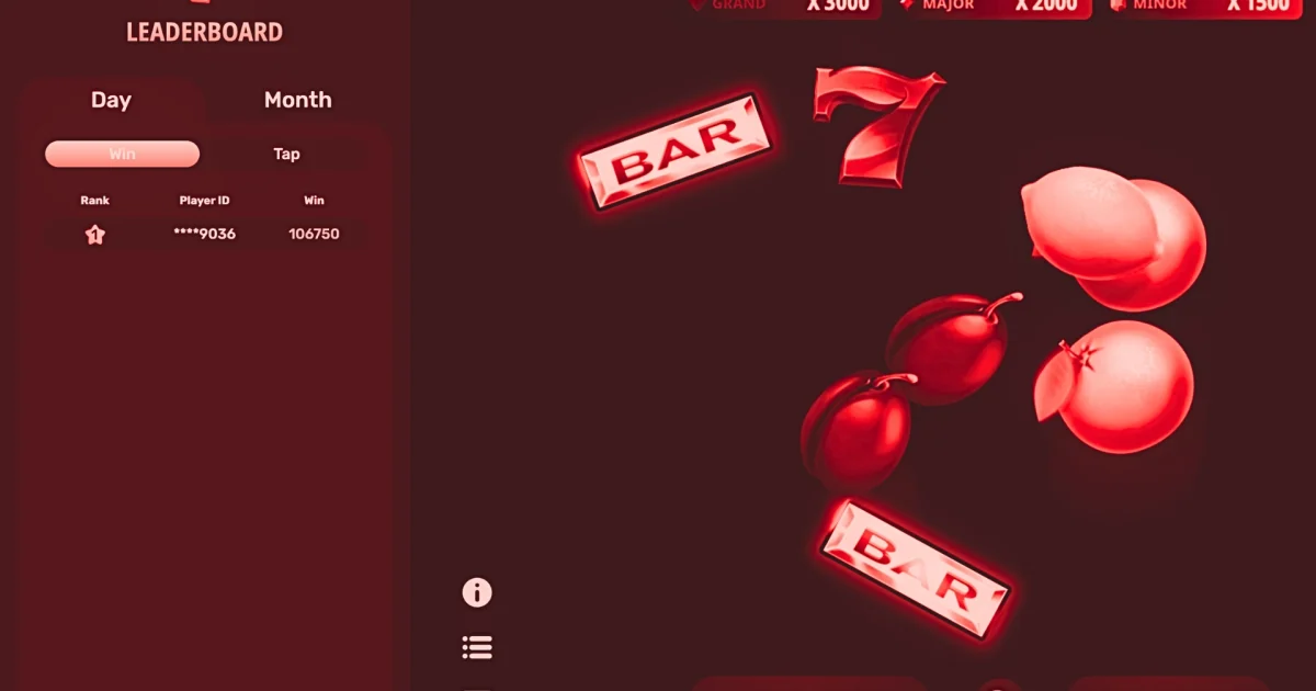 Jeu Hot Slice d’Evoplay affiché en mode démo avec un leaderboard à gauche, des jackpots Grand x3000, Major x2000 et Minor x1500 en haut, des symboles BAR et 7 rouges avec des fruits à couper à l’écran, avec une mise DEMO de 100.00 et la balance DEMO de 105,050.00 visibles en bas.